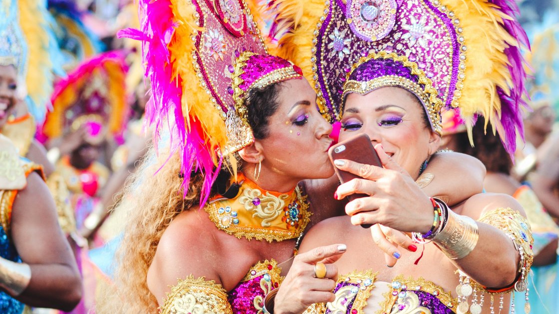 Dansatoarele la carnavalul de la Rio de Janeiro